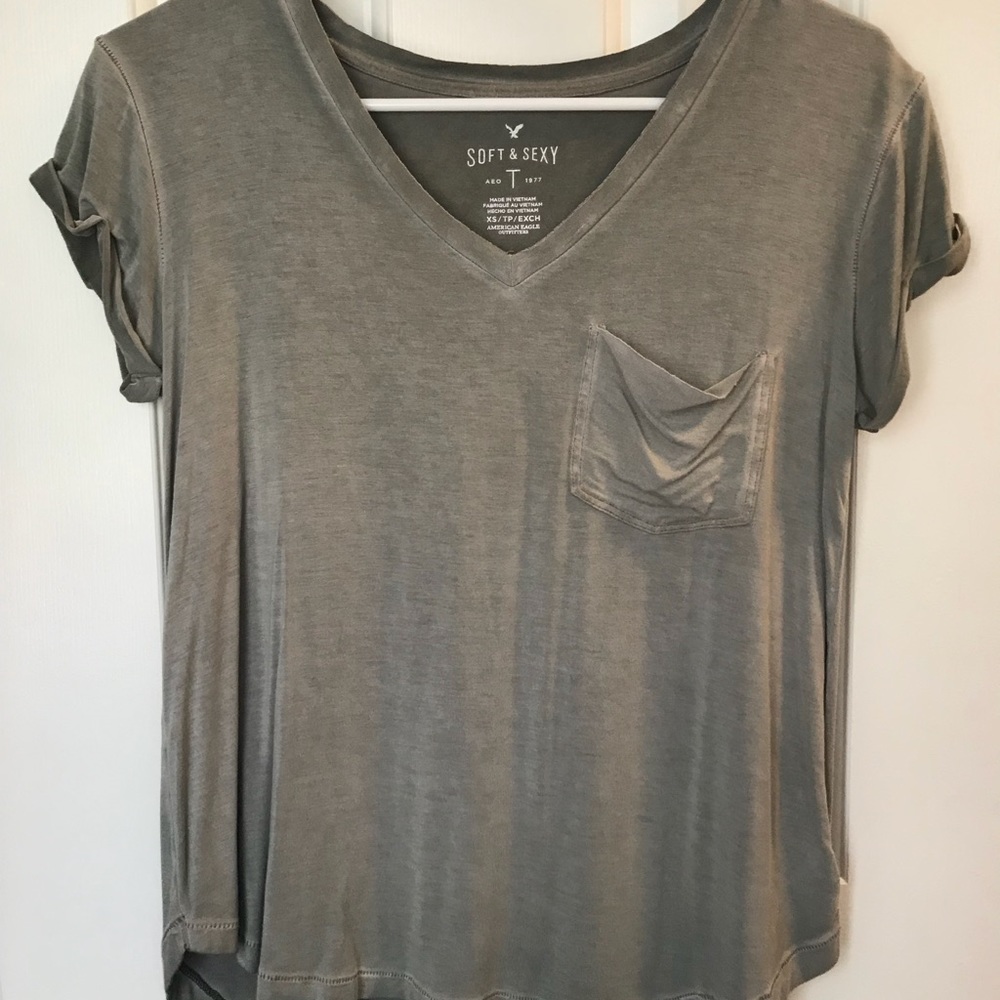 AE SOFT & SEXY V-NECK T-SHIRT